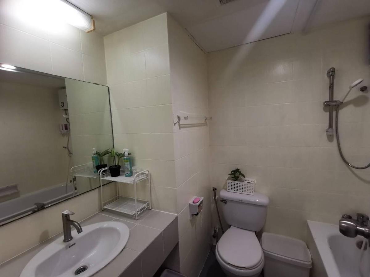 Tower Resident In The Heart Of Bangkok Shopping Center Apartment Makkasan Exterior photo