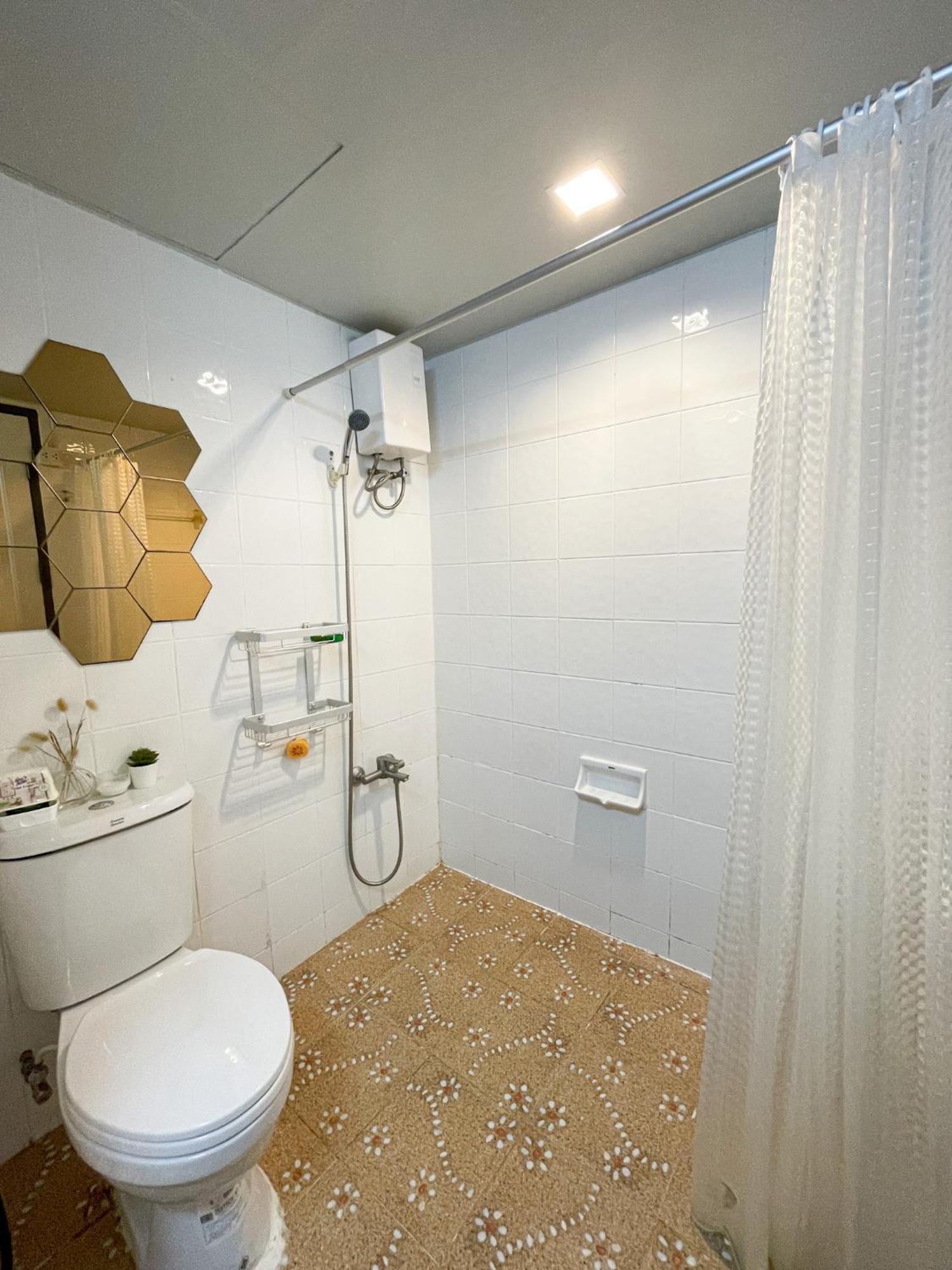 Tower Resident In The Heart Of Bangkok Shopping Center Apartment Makkasan Exterior photo
