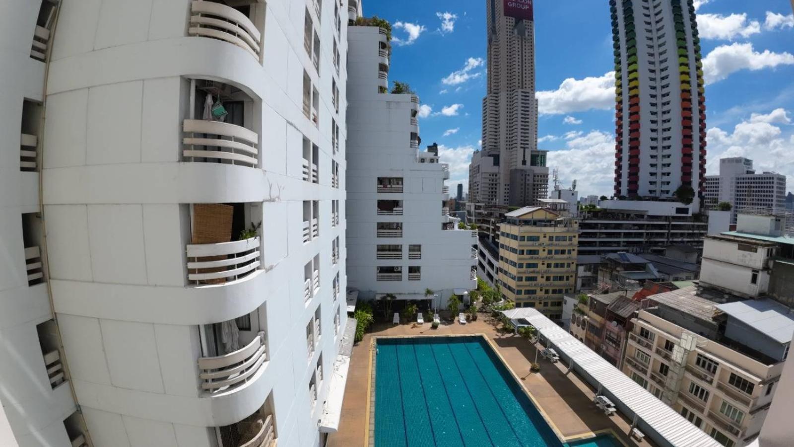Tower Resident In The Heart Of Bangkok Shopping Center Apartment Makkasan Room photo